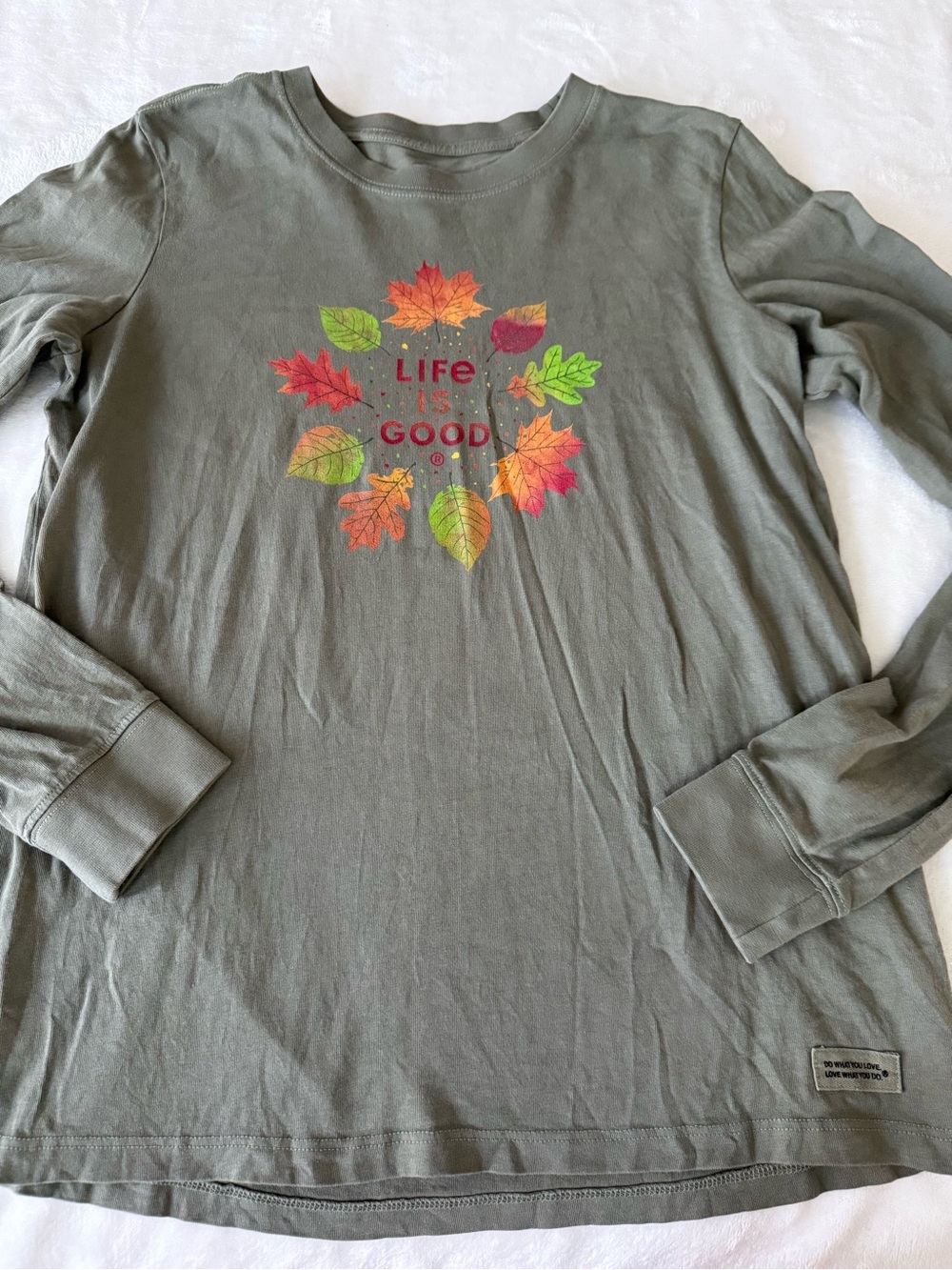 Life is Good Women’s Medium L/S Tee with Leaves D85